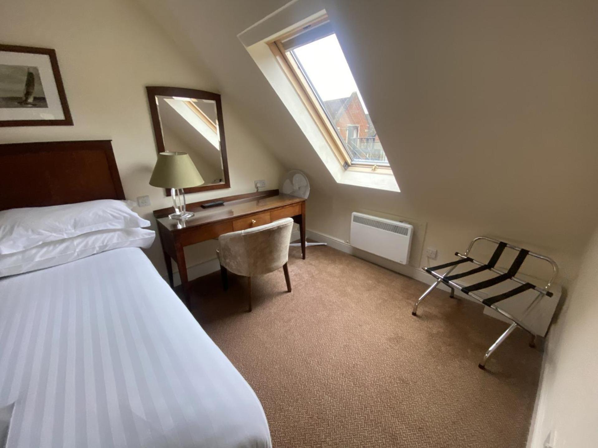 Macdonald Elmers Court Hotel Lymington Buitenkant foto